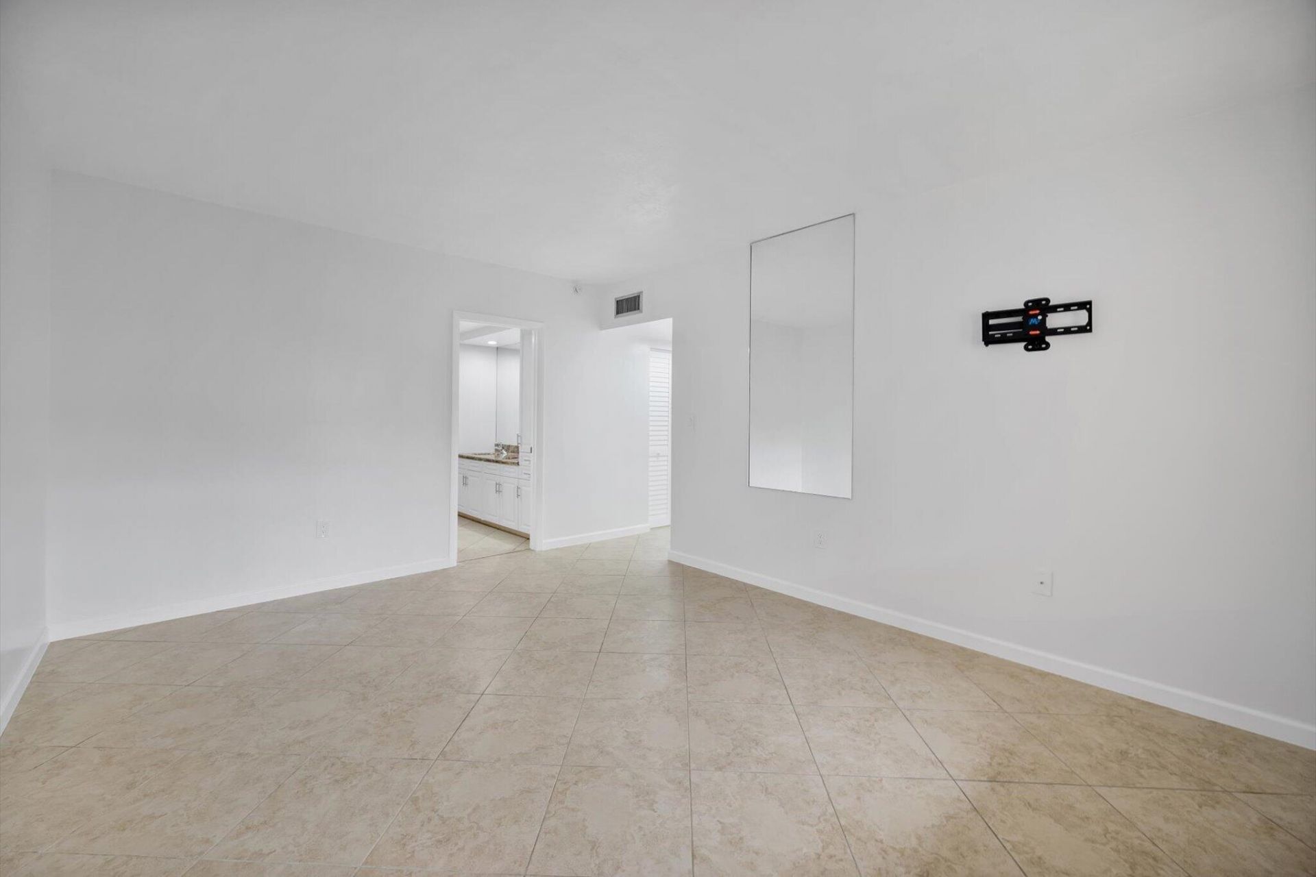 740 NE 199th Street, Unit 205g, Miami, FL 33179 Photo