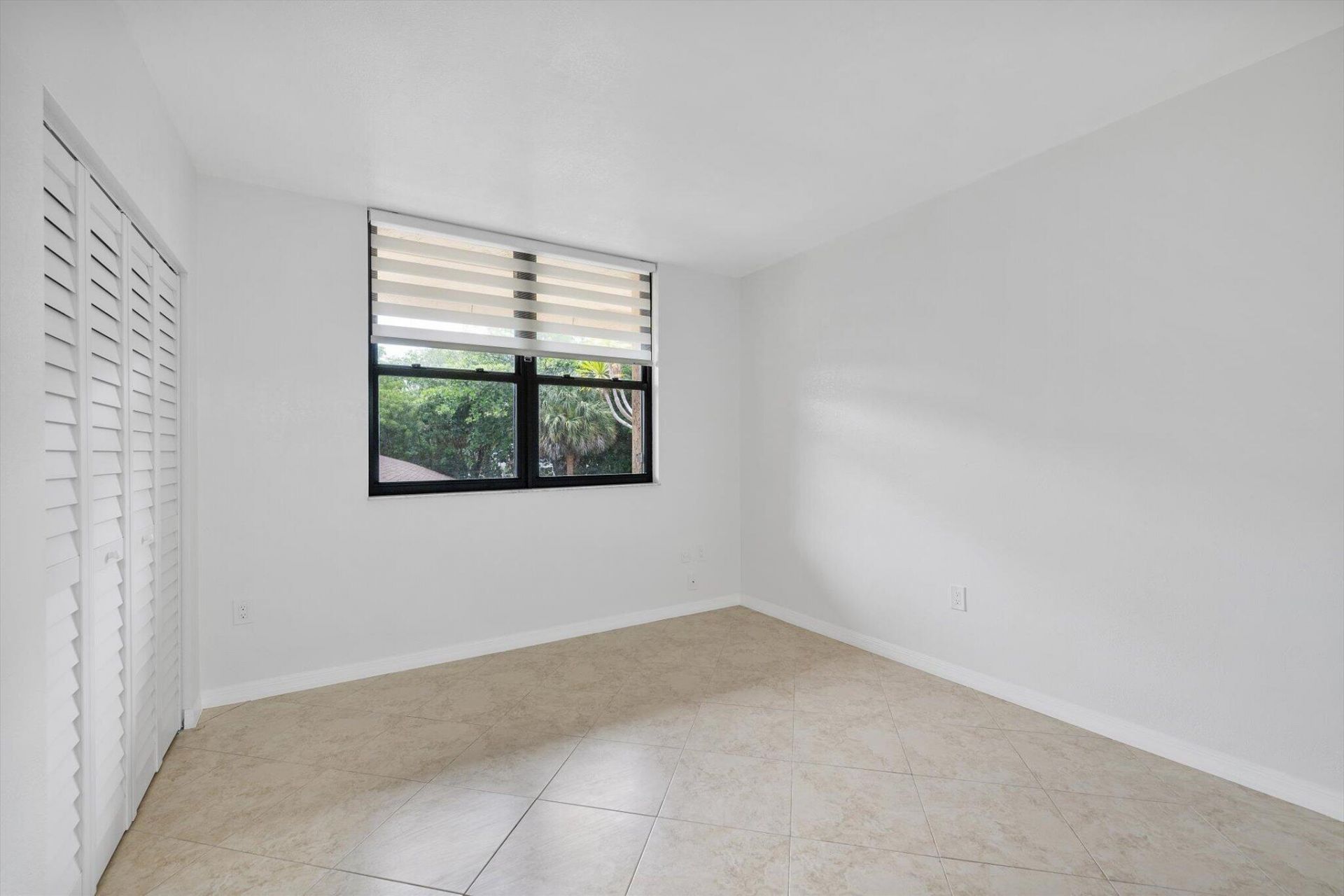 740 NE 199th Street, Unit 205g, Miami, FL 33179 Photo