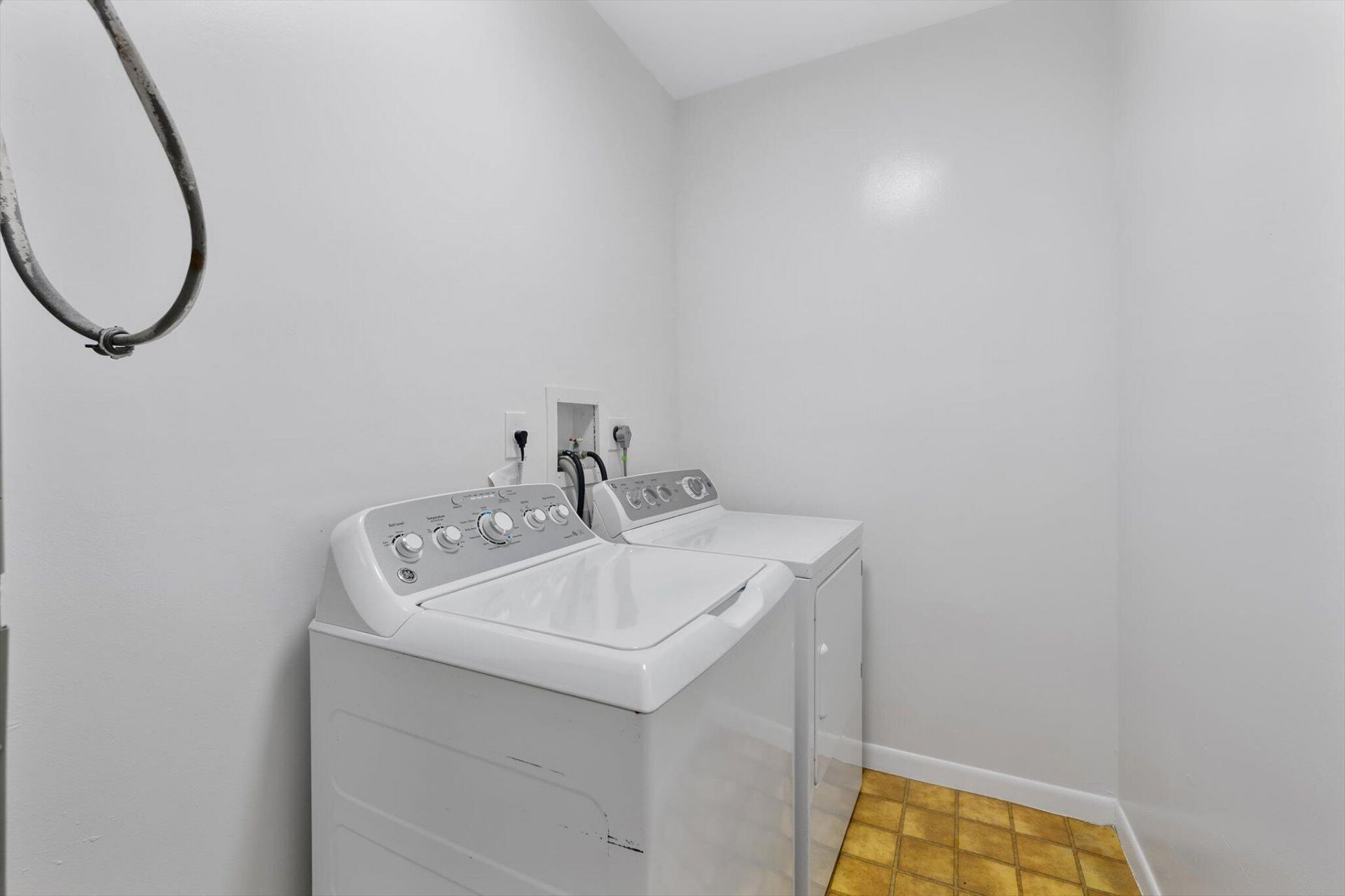 740 NE 199th Street, Unit 205g, Miami, FL 33179 Photo