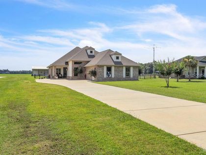 9034 Byrom Campbell Rd Pace, FL 32571