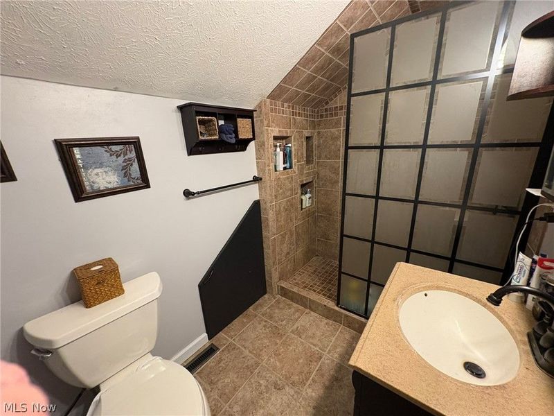 12096 Baumhart Road, Amherst, OH 44001 Photo 7