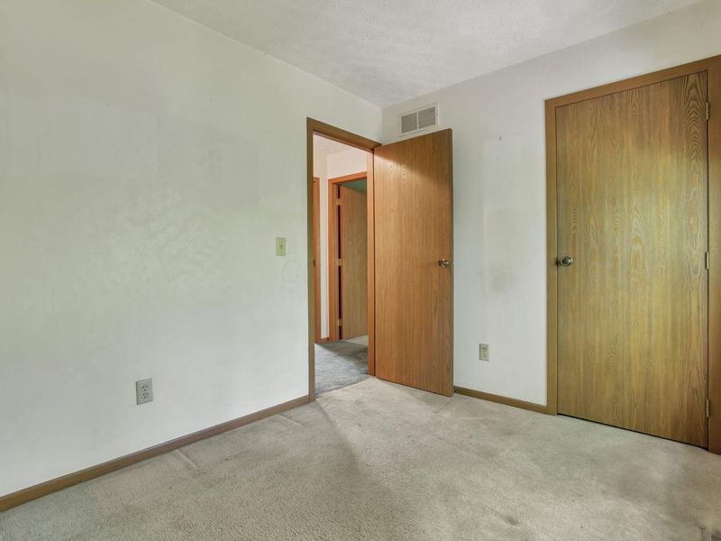5424 Woodville Court, Columbus, OH 43230 Photo 32