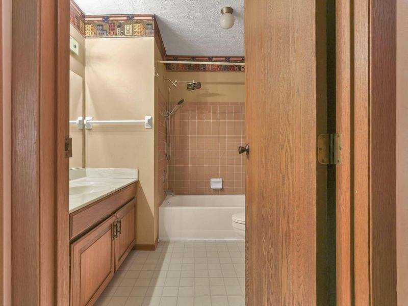 5424 Woodville Court, Columbus, OH 43230 Photo 33