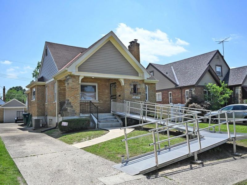 1837 Glendon Place, Cincinnati, OH 45237 Photo 2