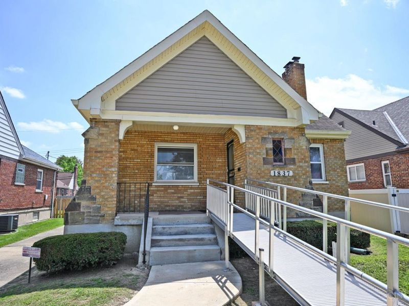1837 Glendon Place, Cincinnati, OH 45237 Photo 4