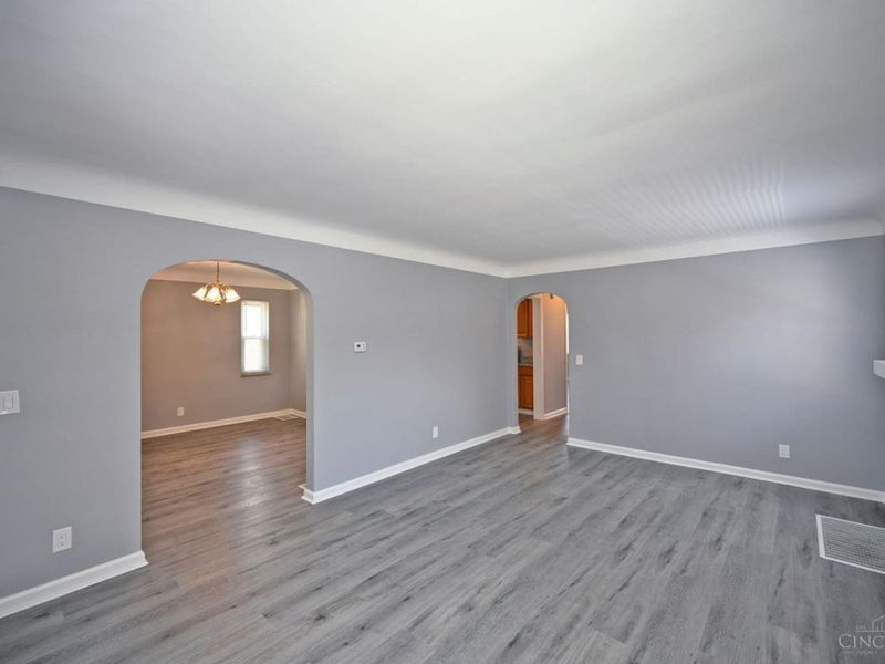 1837 Glendon Place, Cincinnati, OH 45237 Photo 9