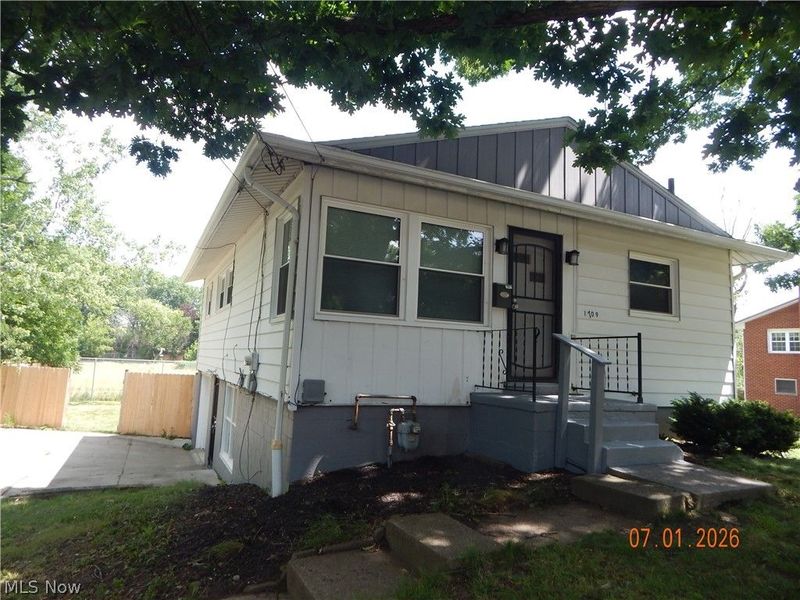 1709 42nd Street NW, Canton, OH 44709 Photo 1