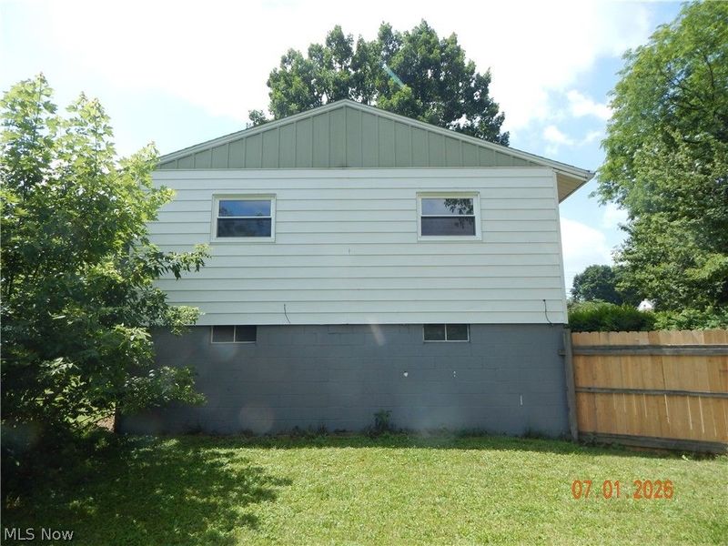 1709 42nd Street NW, Canton, OH 44709 Photo 3
