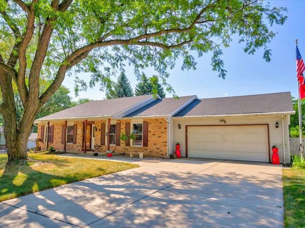 901 Eisenhower Road, Stoughton, WI 53589