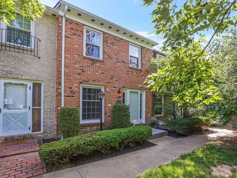 427 Pamlico Street, Unit JK7, Columbus, OH 43228 Photo 3
