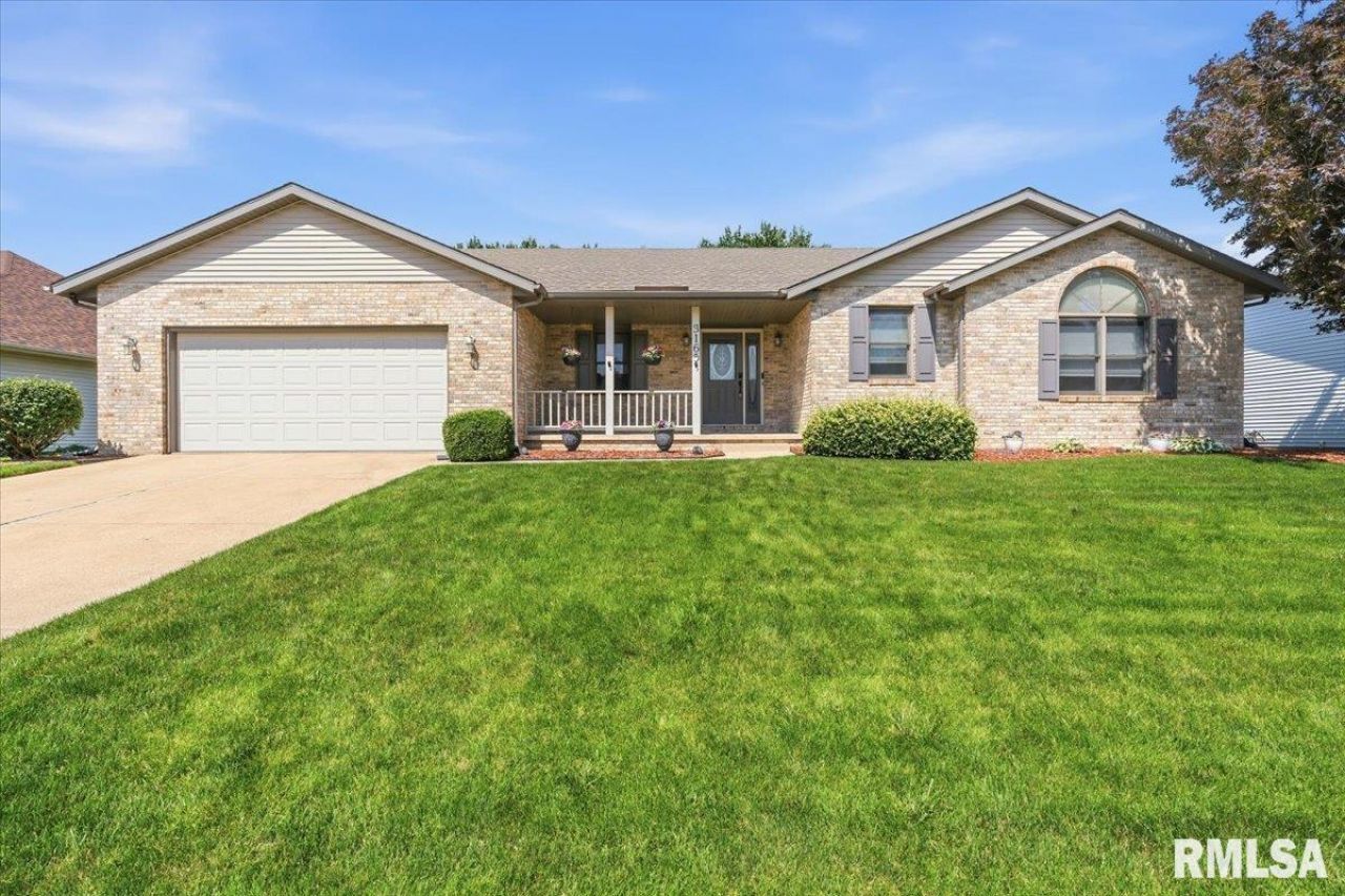 3165 Beaver Creek Lane, Springfield, IL 62712 Main Photo