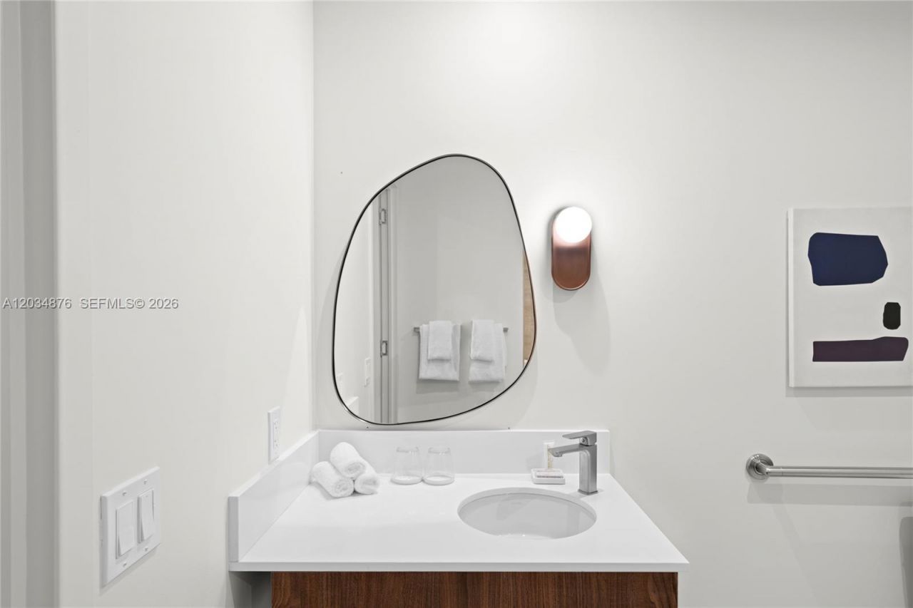 1611 SW 2nd Ave , Unit 816, Miami, FL 33129 Photo