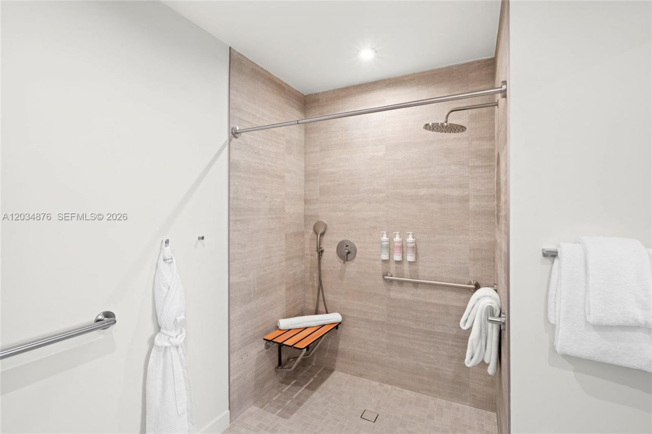 1611 SW 2nd Ave , Unit 816, Miami, FL 33129 Photo