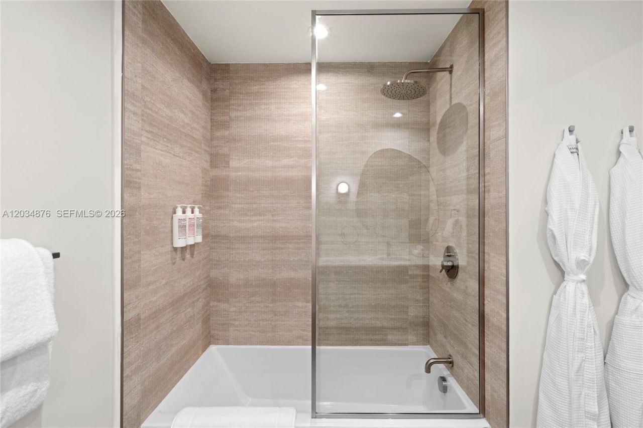 1611 SW 2nd Ave , Unit 816, Miami, FL 33129 Photo