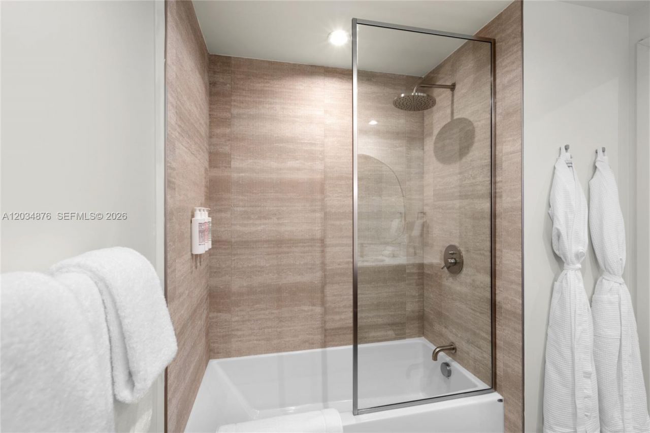 1611 SW 2nd Ave , Unit 816, Miami, FL 33129 Photo