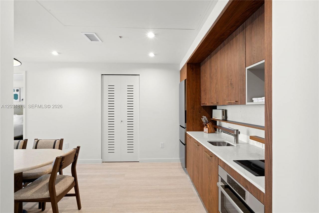 1611 SW 2nd Ave , Unit 816, Miami, FL 33129 Photo
