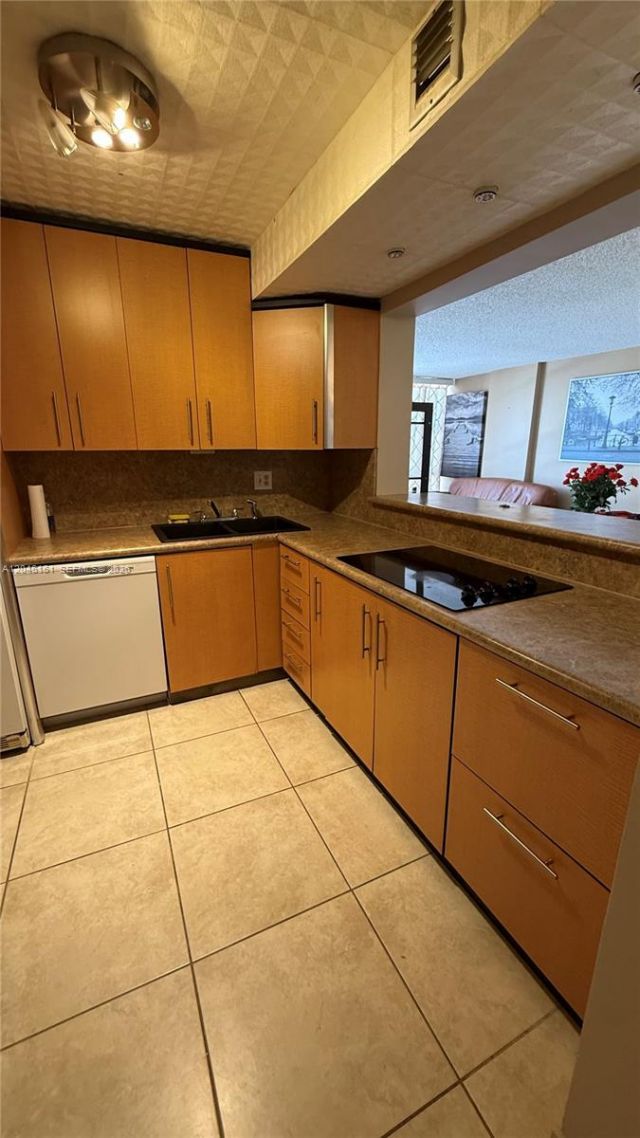 2049 S Ocean Dr , Unit 1004, Hallandale Beach, FL 33009 Photo
