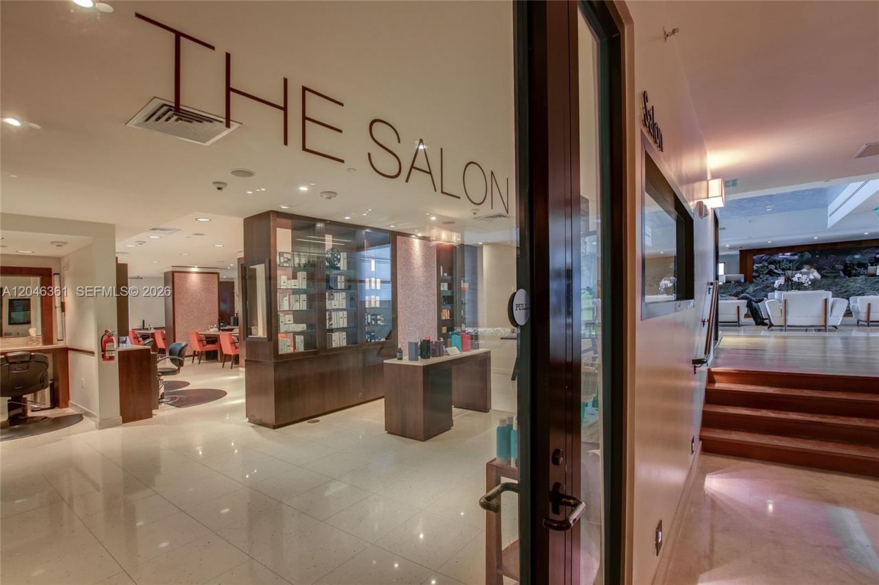 6801 Collins Ave , Unit 608 (door , Miami Beach, FL 33141 Photo