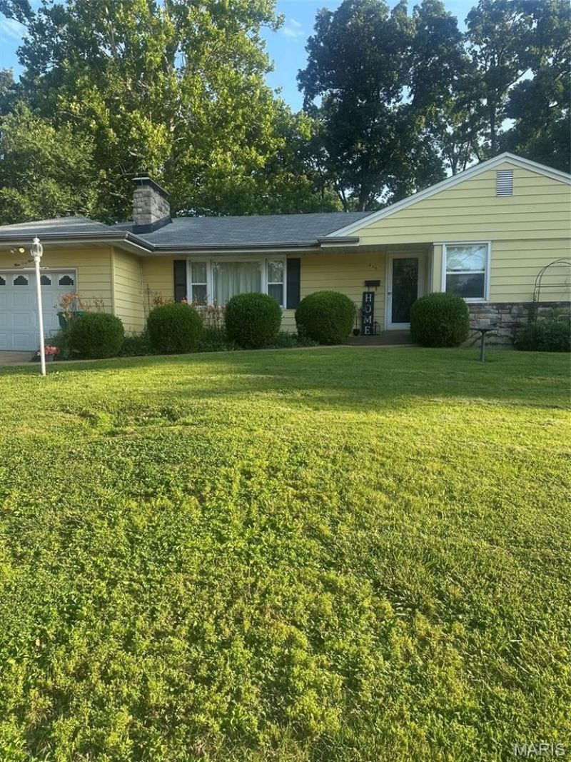 439 Fieldcrest Drive , Webster Groves, MO 63119 Main Photo