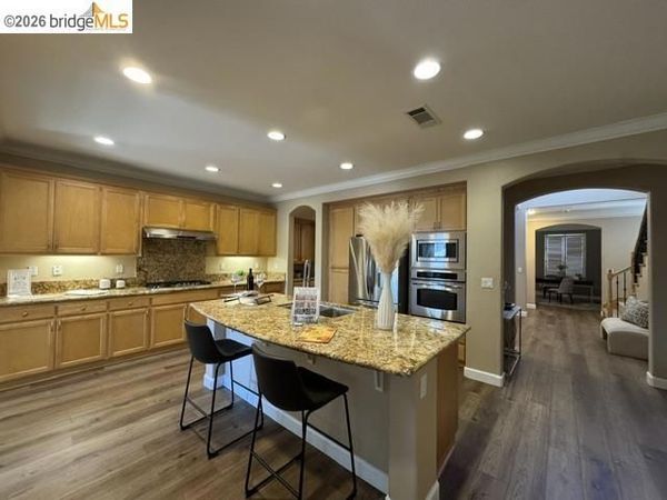 738 Solitude Dr, Oakley, CA 94561