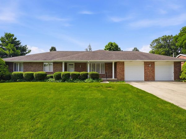 2211 W Woodmont Drive, Muncie, IN 47304