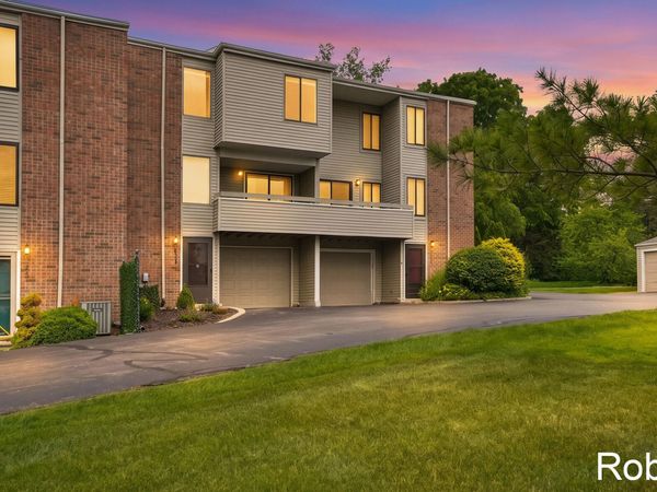 6223 Acropolis Drive SE, Unit 49, Grand Rapids, MI 49546