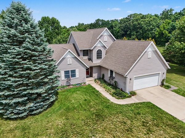 17704 Moorepark Road, Three Rivers, MI 49093