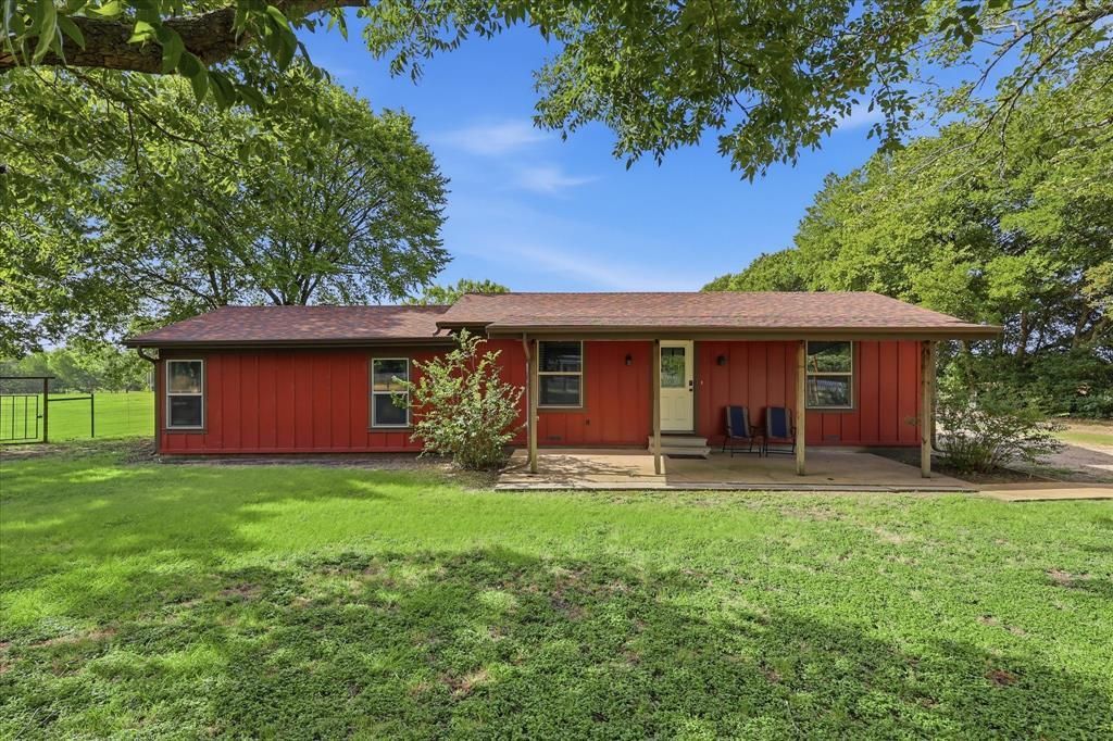 201 Rockett Lane, Pecan Hill, TX 75154 Main Photo