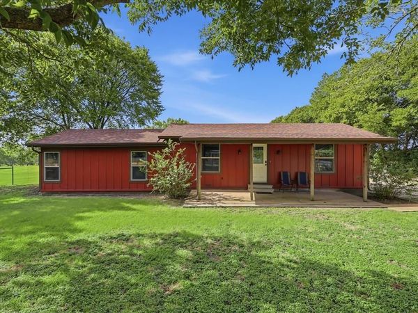 201 Rockett Lane, Pecan Hill, TX 75154