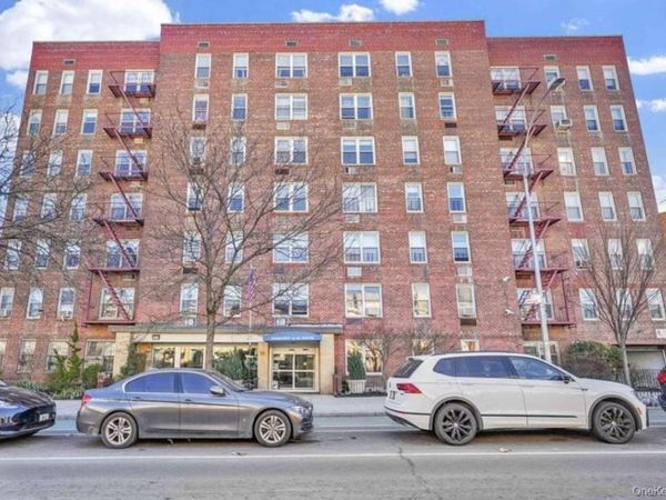 31-85 Crescent Street , Unit 608, Astoria, NY 11106