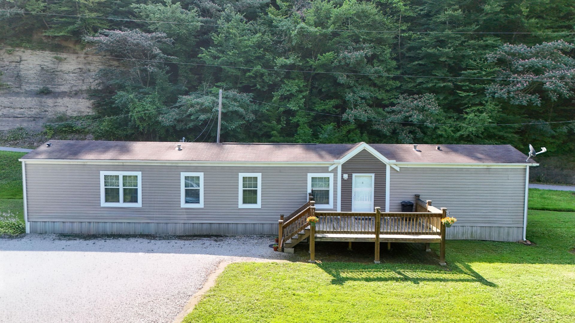 240 Elk Ridge Road, Hyden, KY 41749
