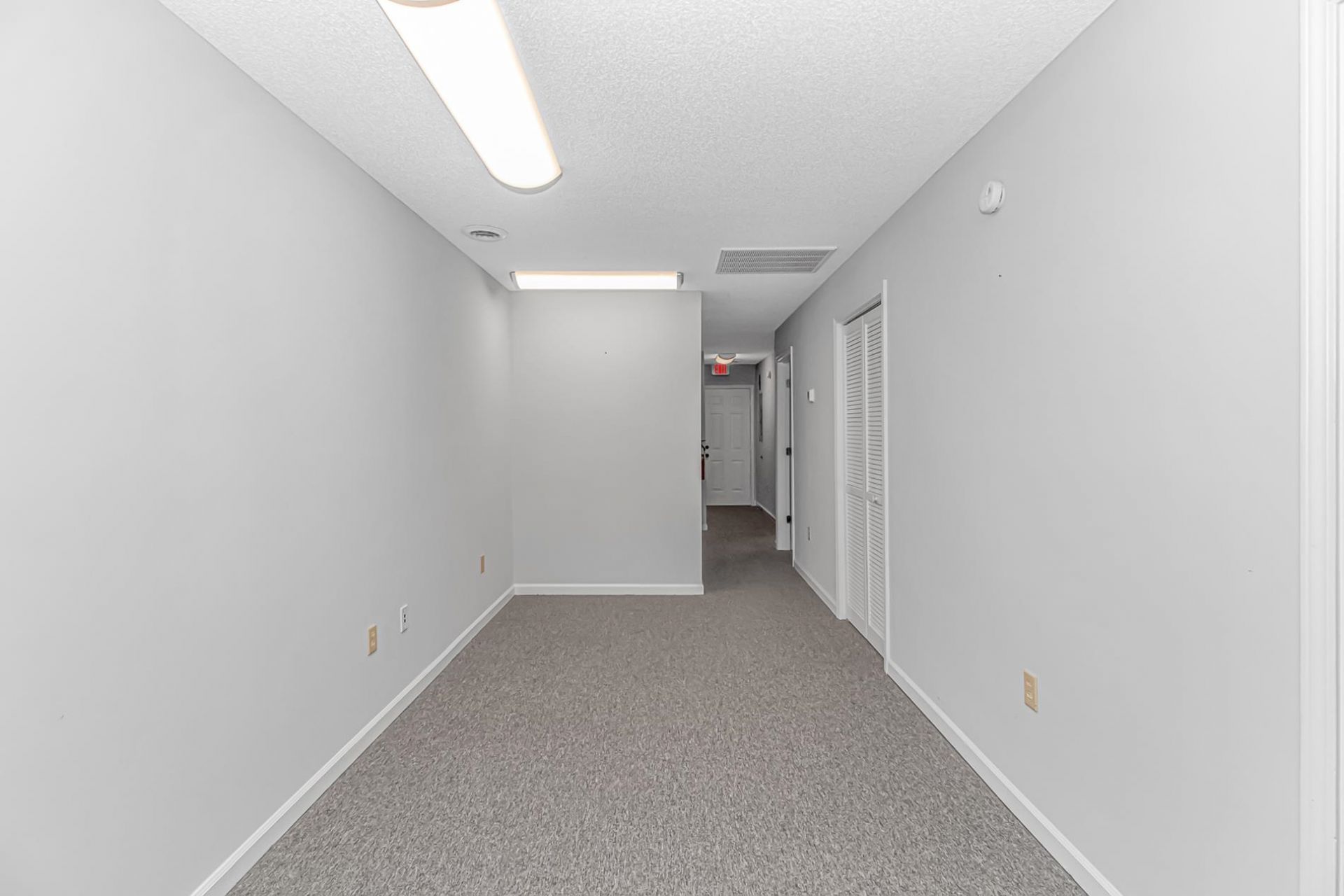 1504 Azalea Dr. Photo 4