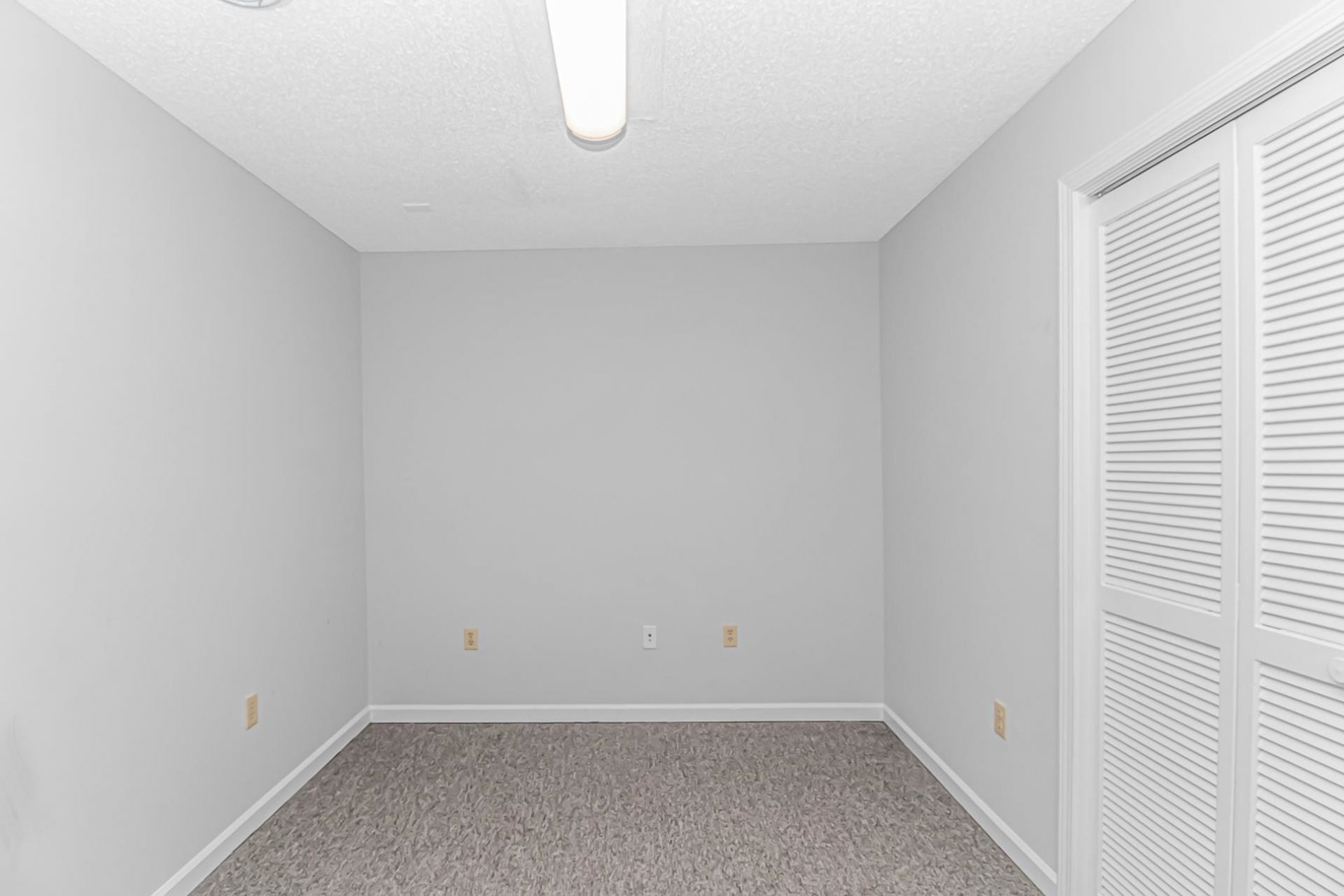 1504 Azalea Dr. Photo 6