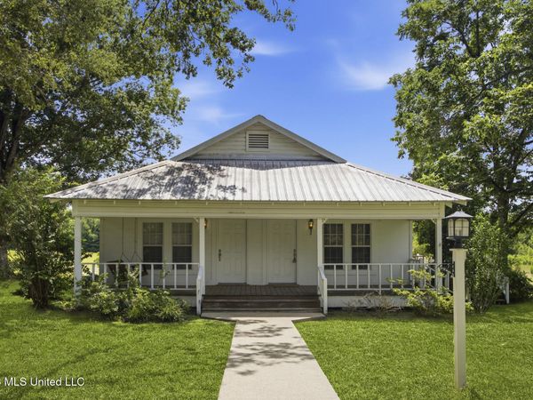 2225 W Lincoln Drive, McCall Creek, MS 39647
