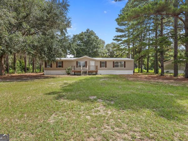 176 Barn Road Circle, Jesup, GA 31545