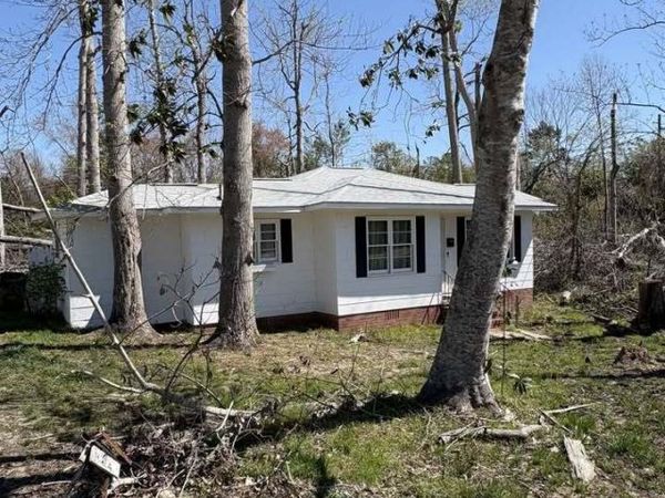 646 N Main Street, Swainsboro, GA 30401