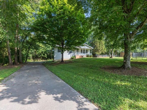 860 Anchor Drive, Lenoir City, TN 37771