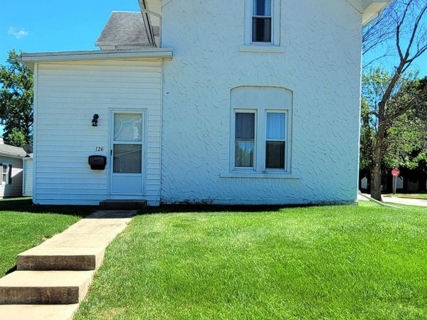 126 W Walnut Street, Flora, IN 46929