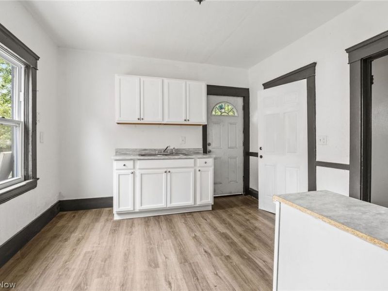 6704 Owosso Avenue, Cleveland, OH 44105 Photo 12