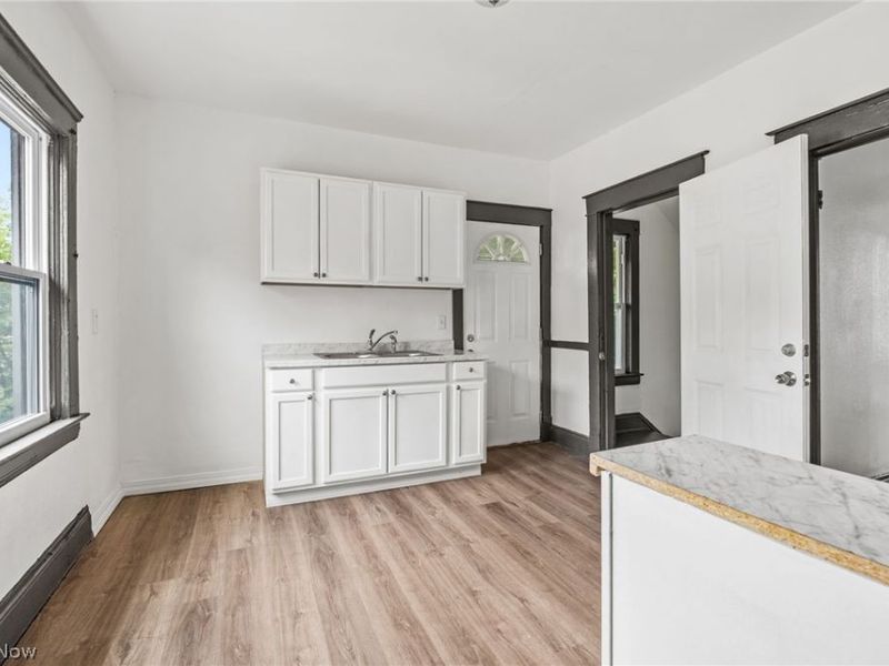 6704 Owosso Avenue, Cleveland, OH 44105 Photo 13