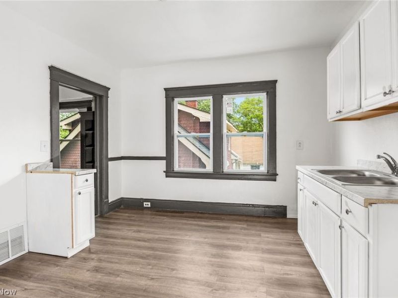 6704 Owosso Avenue, Cleveland, OH 44105 Photo 14