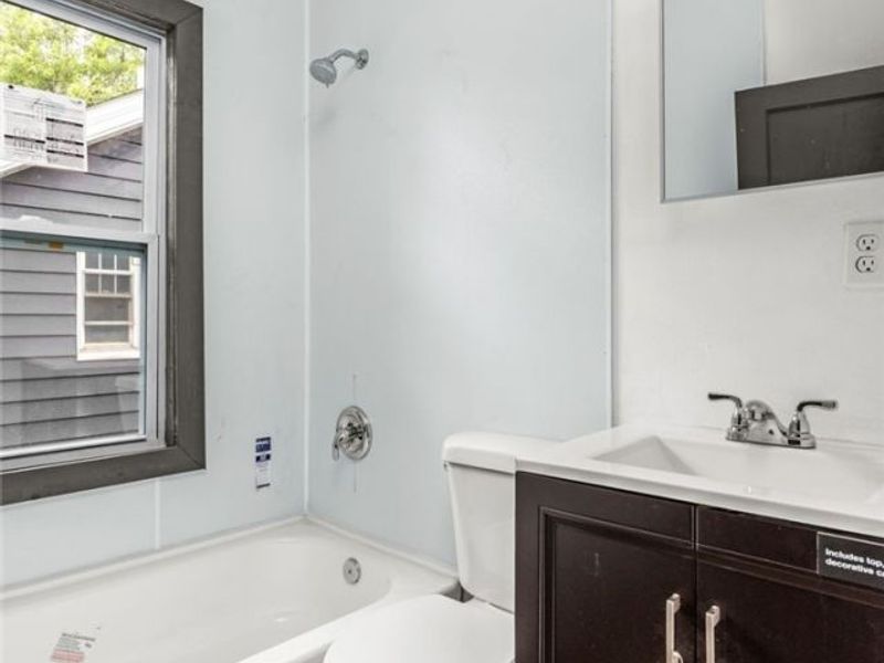 6704 Owosso Avenue, Cleveland, OH 44105 Photo 18
