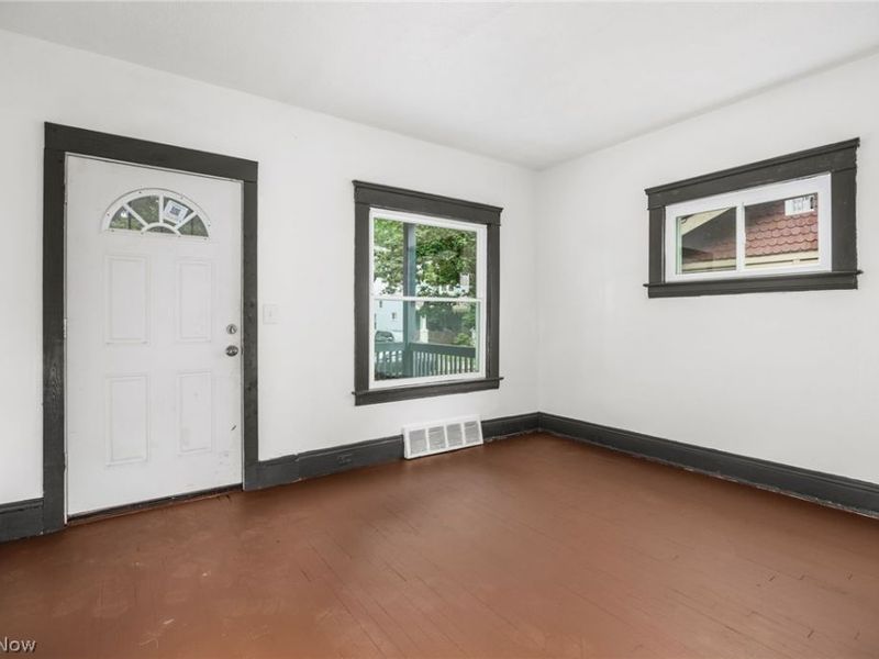6704 Owosso Avenue, Cleveland, OH 44105 Photo 7