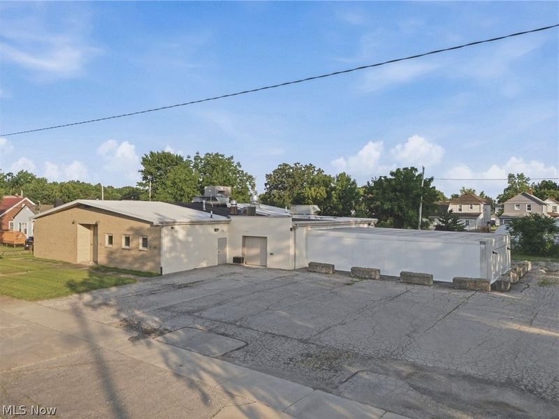 2430 E 28th Street, Lorain, OH 44055 Photo 2