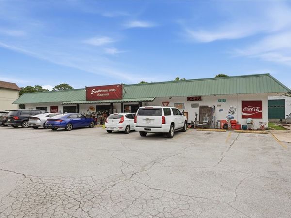 2100 E Van Buren , Eureka Springs, AR 72632