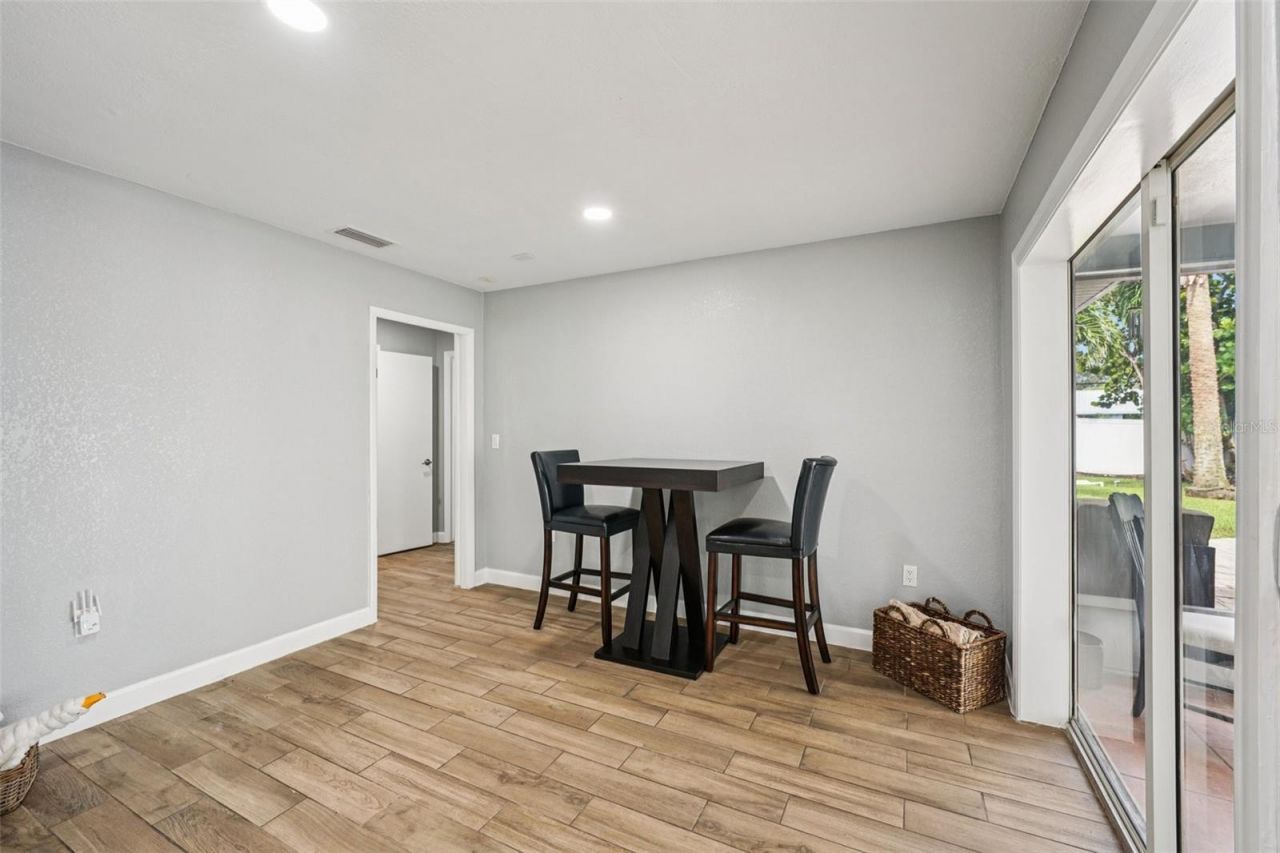 6010 Bayou Grande Boulevard Ne, Saint Petersburg, FL 33703 Photo