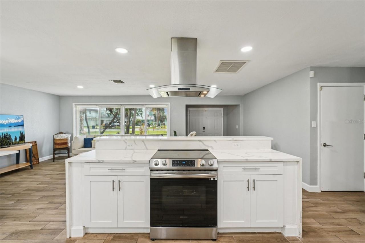 6010 Bayou Grande Boulevard Ne, Saint Petersburg, FL 33703 Photo