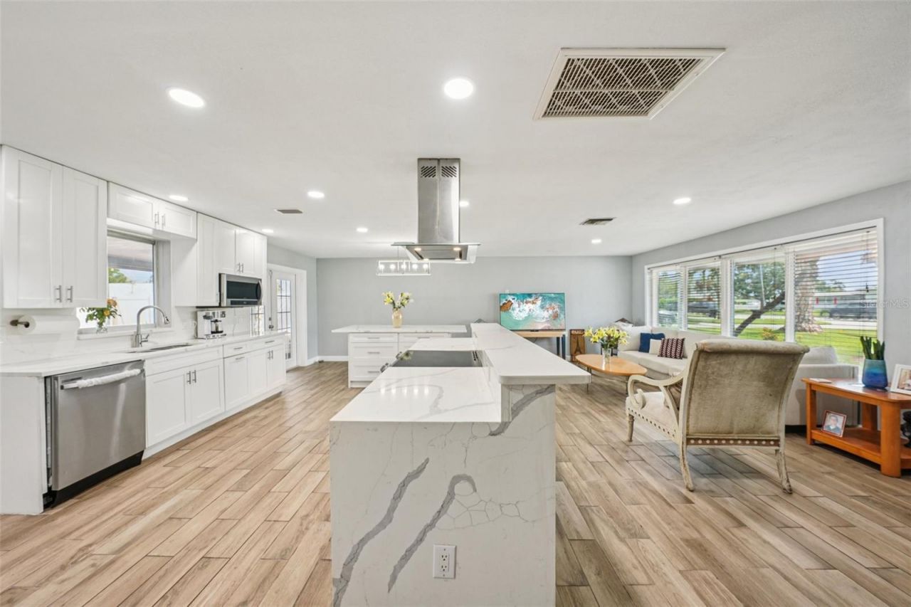 6010 Bayou Grande Boulevard Ne, Saint Petersburg, FL 33703 Photo