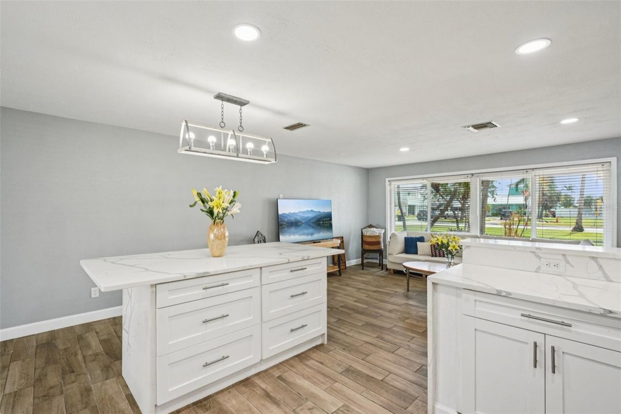 6010 Bayou Grande Boulevard Ne, Saint Petersburg, FL 33703 Photo