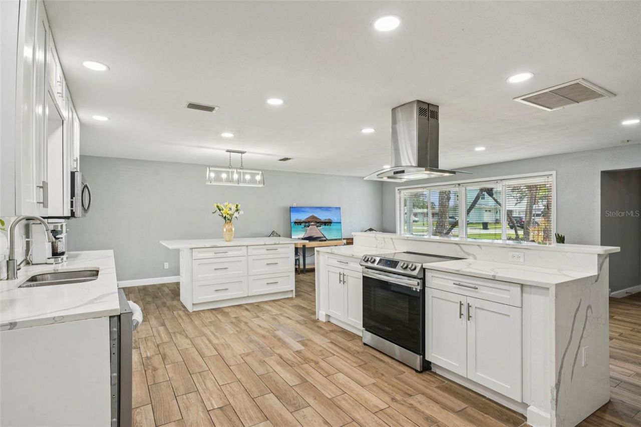6010 Bayou Grande Boulevard Ne, Saint Petersburg, FL 33703 Photo